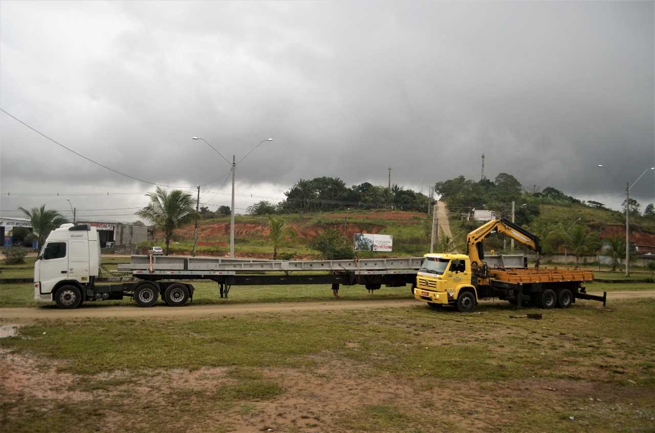 Camacã: Postes dos Refletores do Estádio Ribeirão já chegaram na cidade

